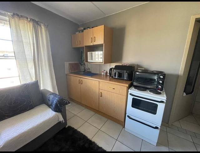 1 BEDROOM PROPERTY TO RENT IN KANNONIERS PARK